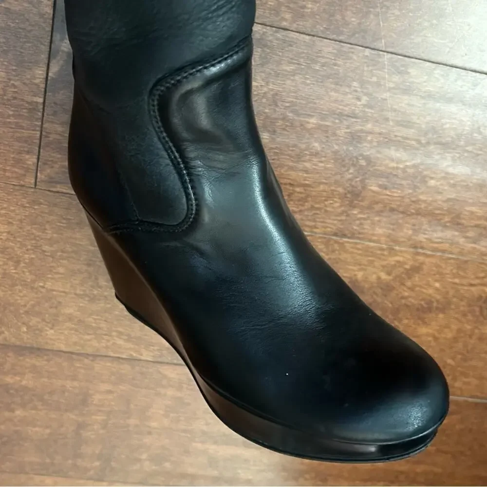 Stuart Weitzman Black Leather Wedge Boots with Fur Lining, Size6 - Picture 7 of 15